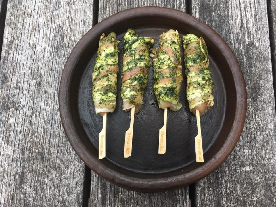 Kip op Stok - Kruidenboter Pesto